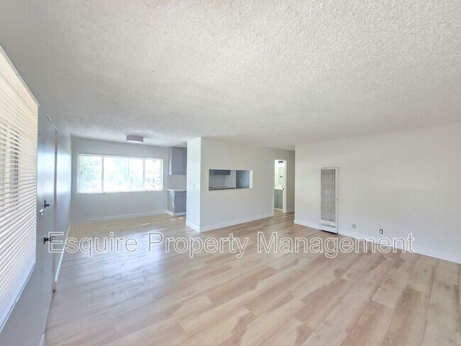 Building Photo - 751 W Channel Islands Blvd