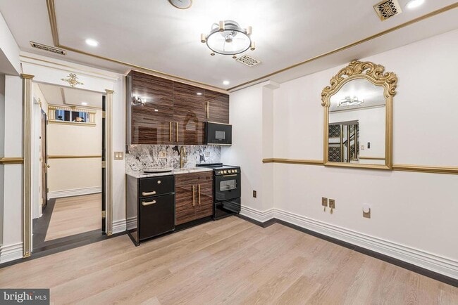 Building Photo - 810 Prince St