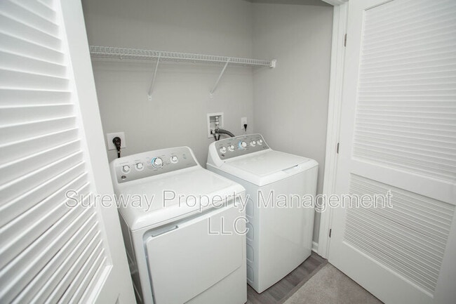 Building Photo - 2 Mulberry ln