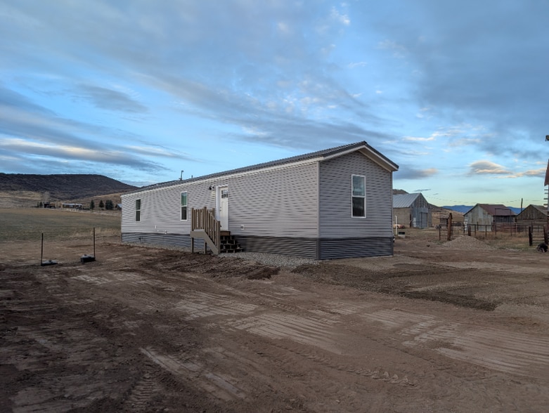 Building Photo - 39021 Holly Ln