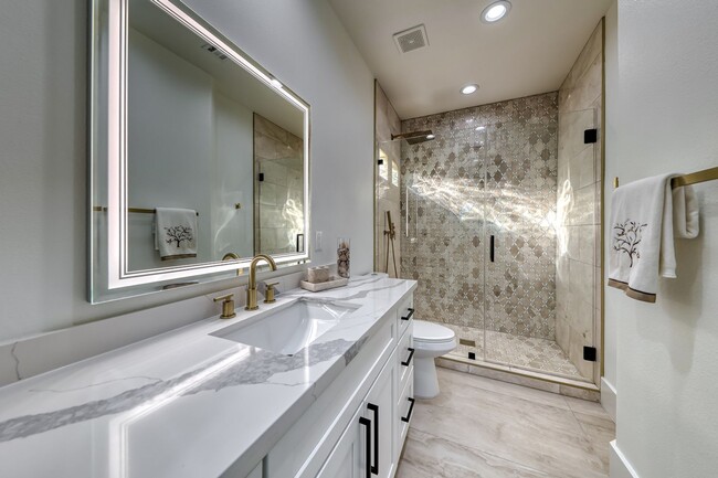 Building Photo - Stunning Green Valley, Guard Gated Communi...