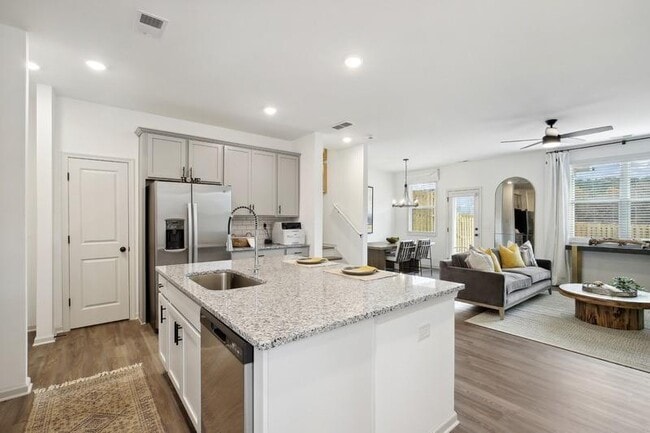 Building Photo - 111 Lipscomb Cir SE