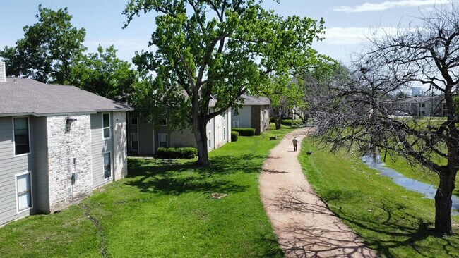 Building Photo - 10616 Mellow Meadow Dr