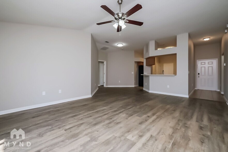 Building Photo - 8133 Alamosa Wood Ave