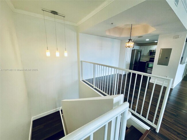 Building Photo - 6560 NW 114th Ave