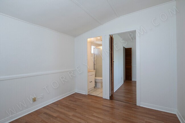 Building Photo - OPEN HOUSE: 9/13 11:30AM-12:30PM ~ OB Cott...