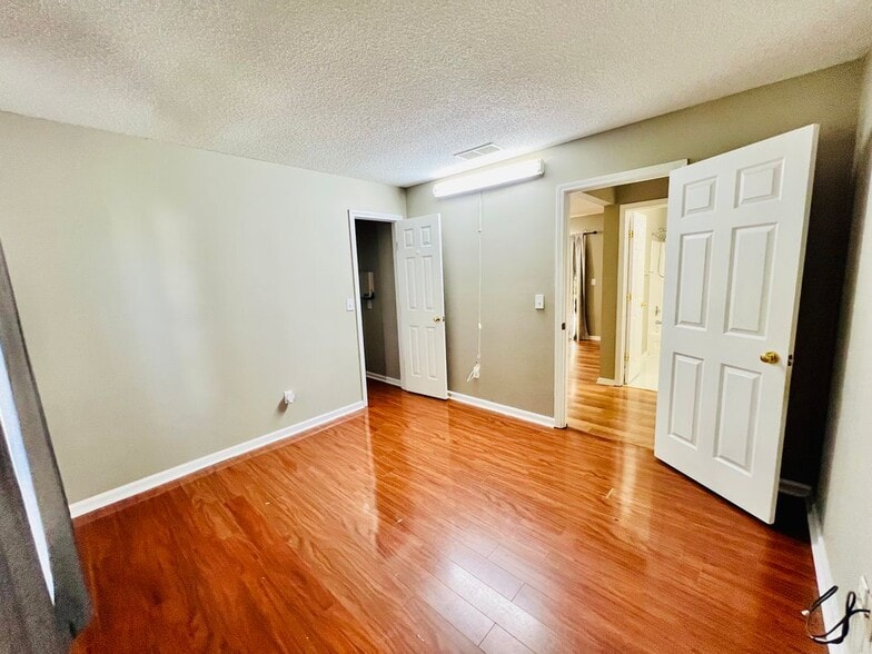 Building Photo - 391 Bass Way NW