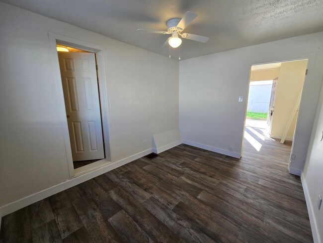 Building Photo - Northside Spokane! Available Now! Move In ...