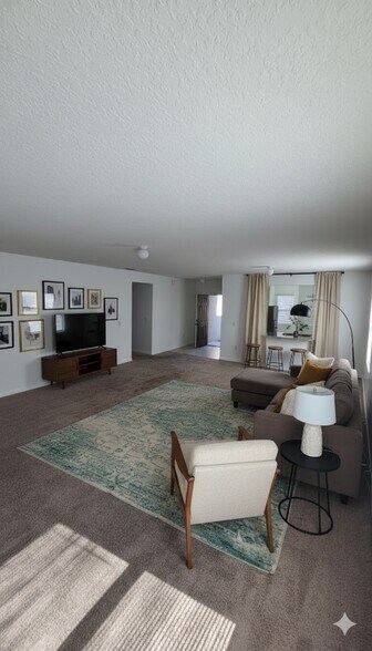 Building Photo - 136 Tracy Cir