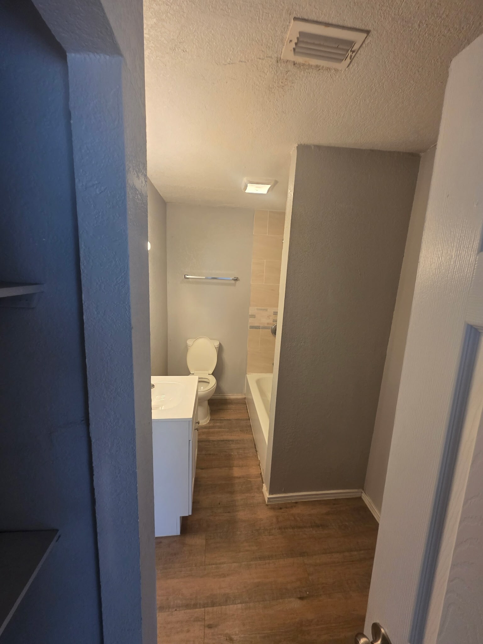 Building Photo - 211 W Huff Ave