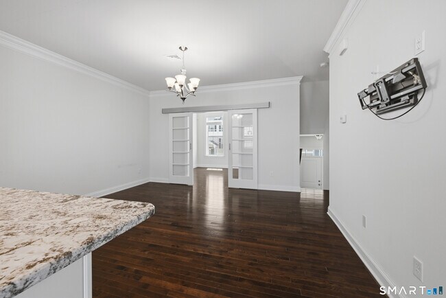 Building Photo - 15 Moorland Dr