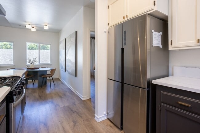 Building Photo - Ultra Unique Chico Tree House in The Avenues