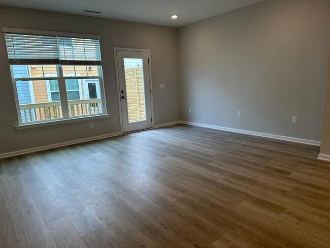 Building Photo - 1106 Harmony Trl