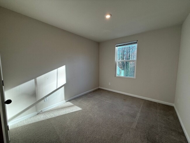 Building Photo - Modern 3-Bedroom Townhouse with Garage & Private Patio