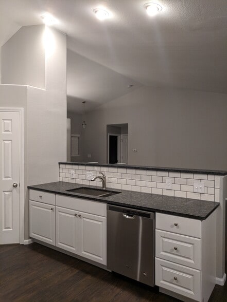 Open Concept Kitchen/Living Room - 1913 Crestview Dr