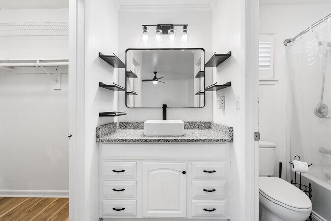 Building Photo - 1724 Placid Ct