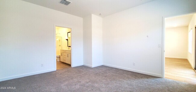 Building Photo - 7812 N 79th Dr