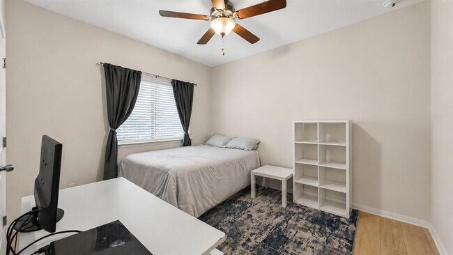 Building Photo - 6403 Principale Dr