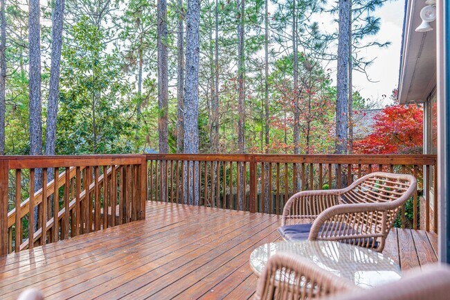 Building Photo - 11 Greenville Ln