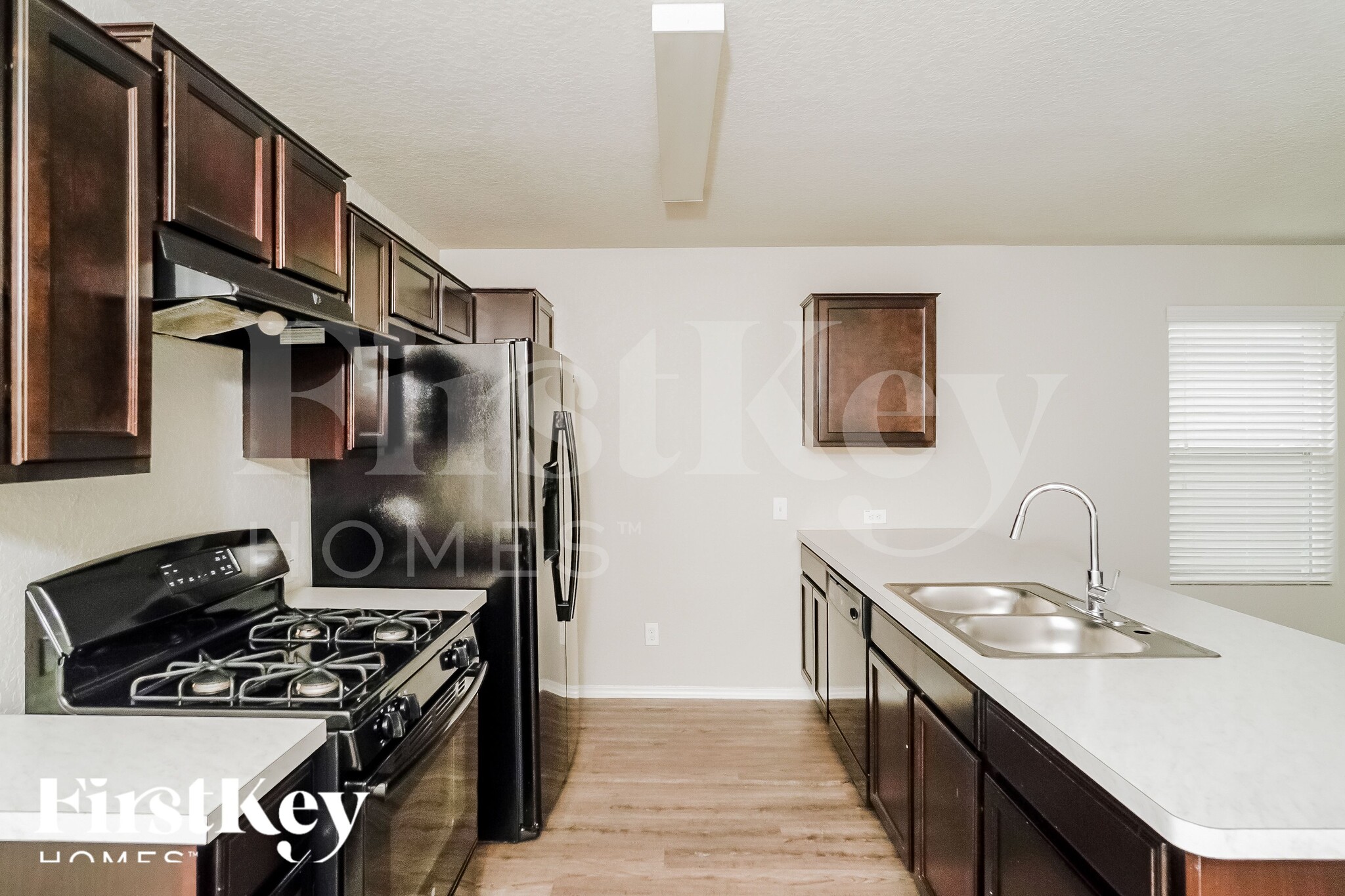 Building Photo - 1936 Heather Glen Dr