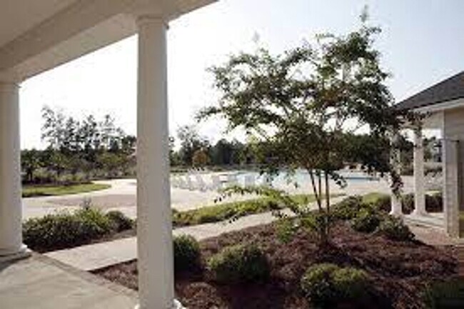 Building Photo - 28 Pomona Cir