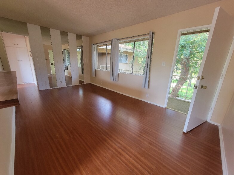 Building Photo - 13530 Leadwell St