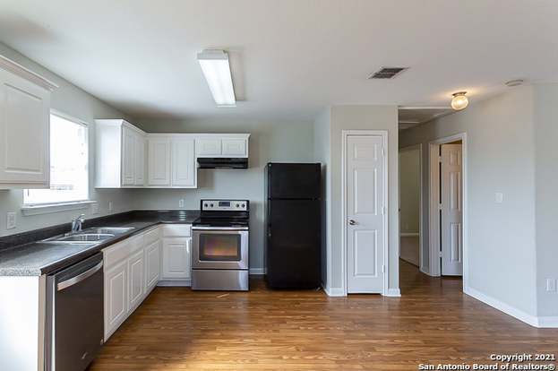 Building Photo - 5923 Fox Canyon