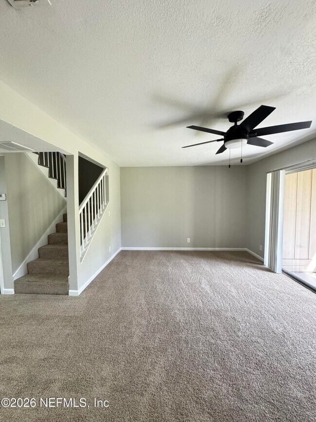 Building Photo - 8880 Old Kings Rd S