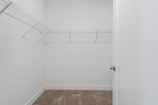 Building Photo - 8311 Essex Country Clb Dr