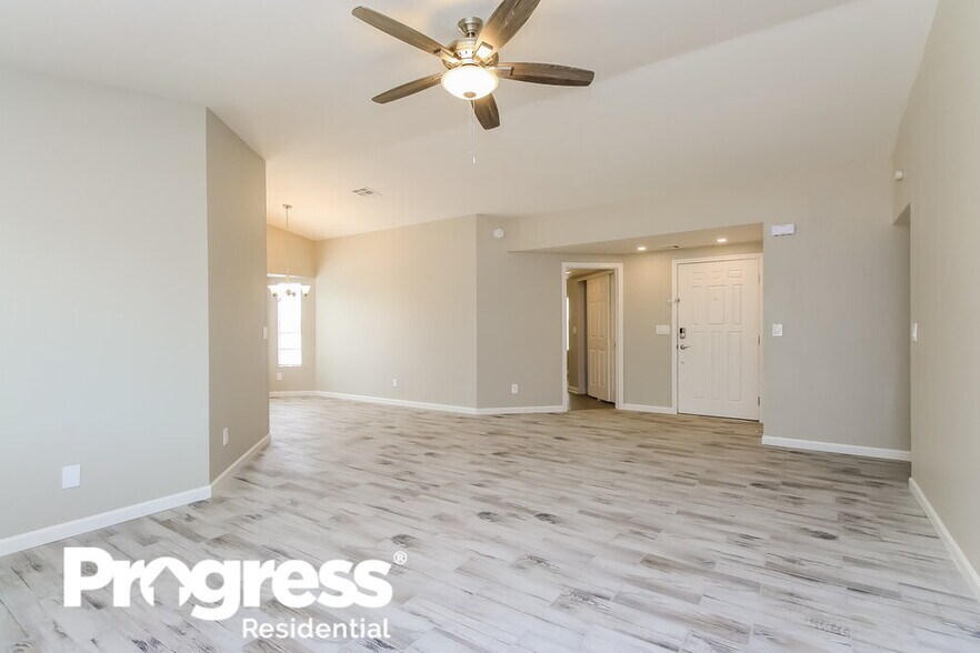 Building Photo - 9990 E Falcon Point Dr