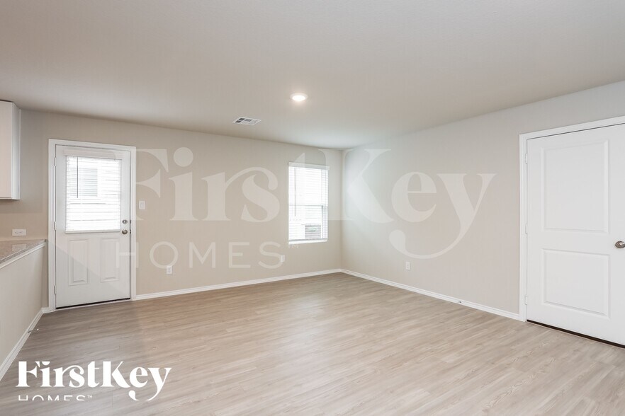 Building Photo - 6432 Cotton Ridge