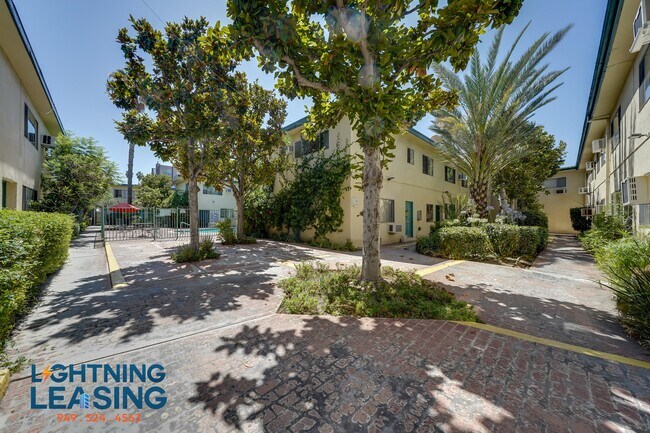 Building Photo - 5133 Yarmouth-25D