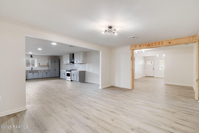 Building Photo - 105 Brockton Dr