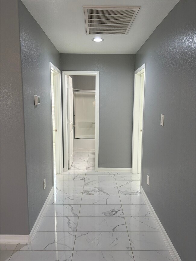 Building Photo - 21007 Whitehaven Bluff Trail