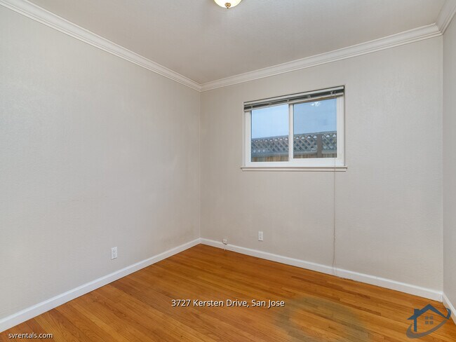 Building Photo - 3727 Kersten Dr