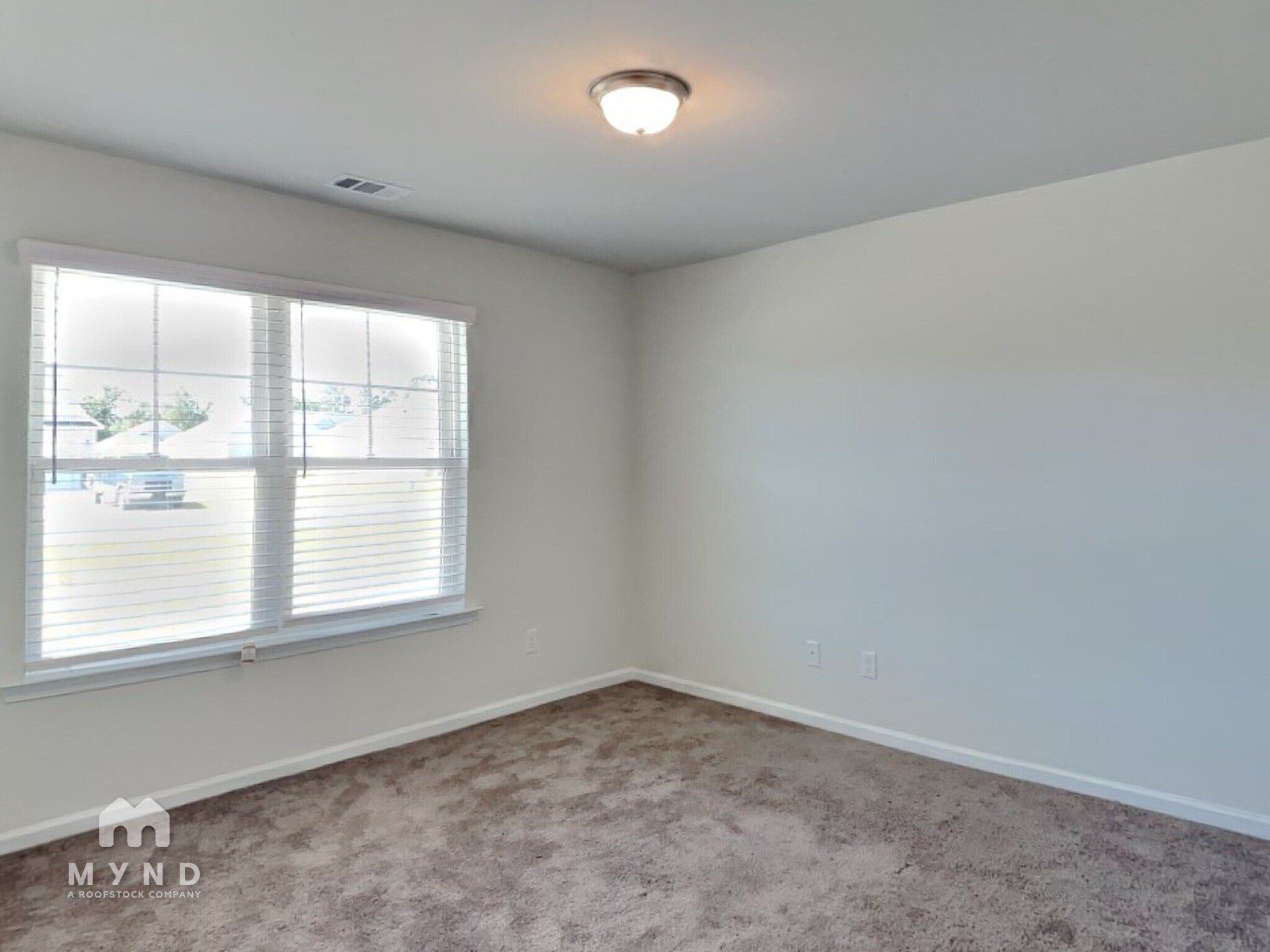 Building Photo - 120 Dasher Dr