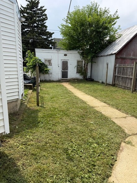 Building Photo - 5012 Kutztown Rd