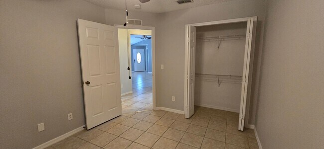 Building Photo - 3412 Palm Beach Dr