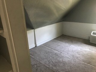 Building Photo - Large 3 bedroom home