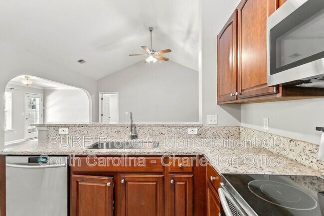 Building Photo - 1322 Palm Cove Dr