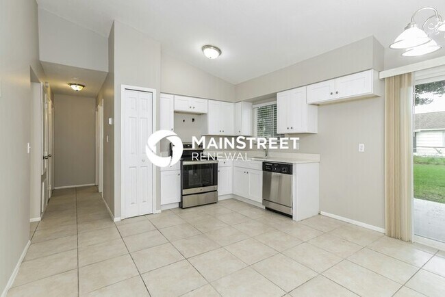 Building Photo - 3 Bedroom Pet-Friendly Home in Kissimmee, ...