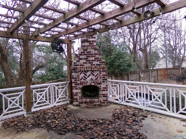 Building Photo - 505 Oshaughnessy Ave NE