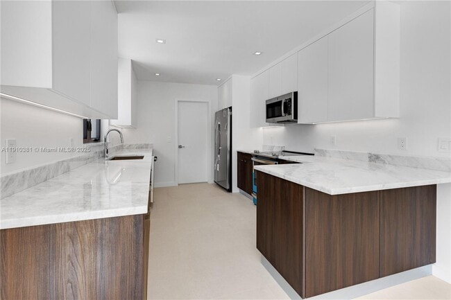 Building Photo - 8000 SW 139th Ter