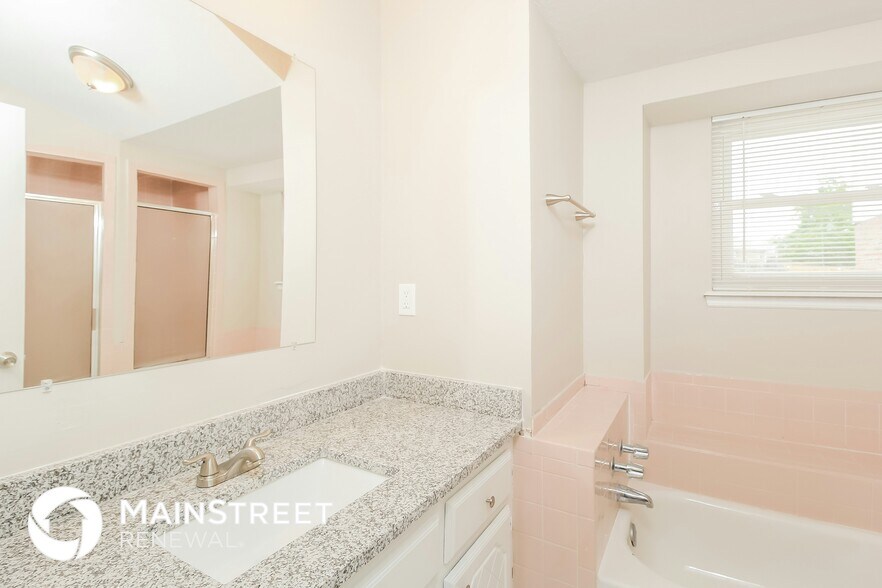 Building Photo - 1604 Pennington Cir