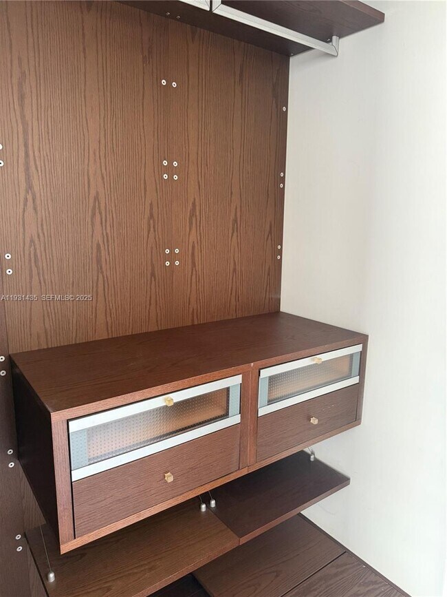 Building Photo - 450 Alton Rd