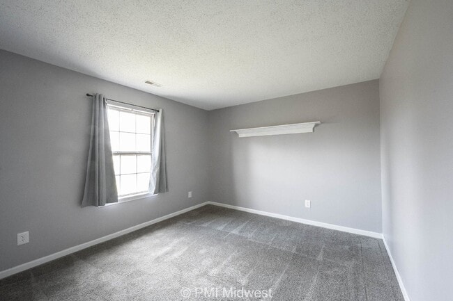 Building Photo - "Charming 3-Bed, 2-Bath Gem with 1323 Sq Ft of Comfort on Bitternut Drive!"