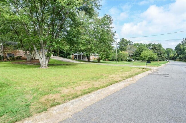 Building Photo - 2945 Rio Montana Dr