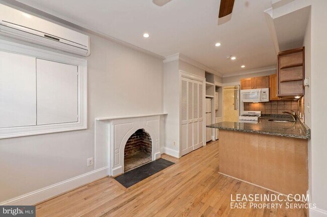 Building Photo - 1306 Riggs St NW