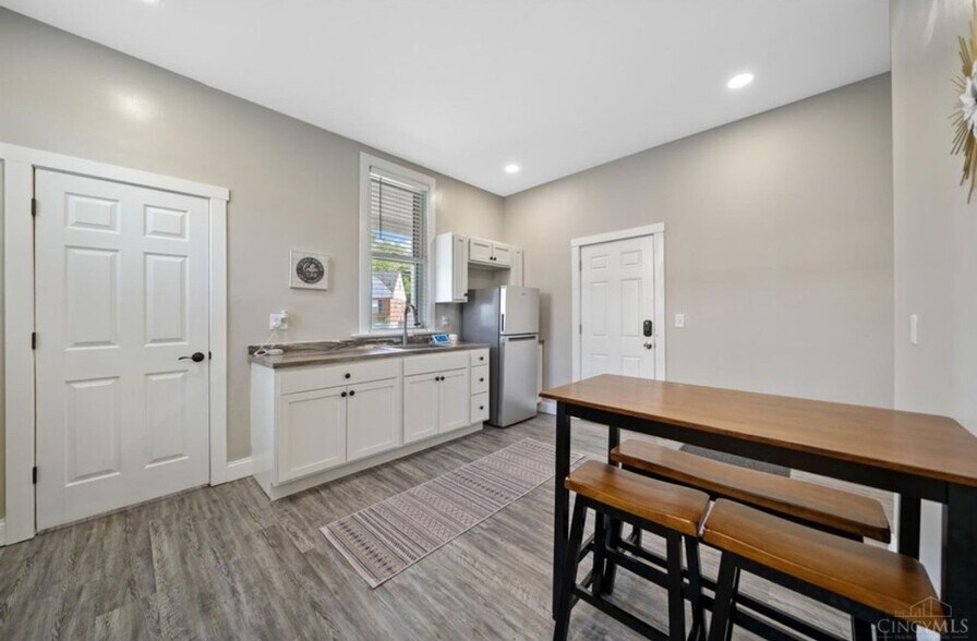 Building Photo - 5261 Waltella Pl