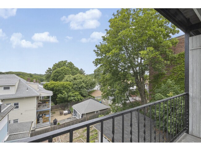 Building Photo - 339 S Huntington Ave